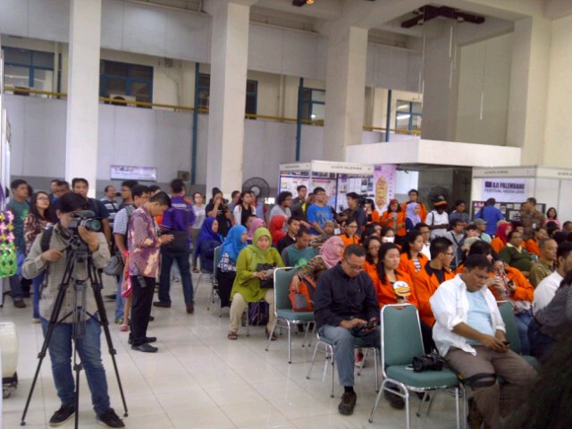 aji_surabaya's tweet photo. Semarak #FesMedAJI 2015. Yuk, lindungi anak kita dari konten media tak mendidik. #cerdasmemilihmedia. https://t.co/neoDA2yjXy