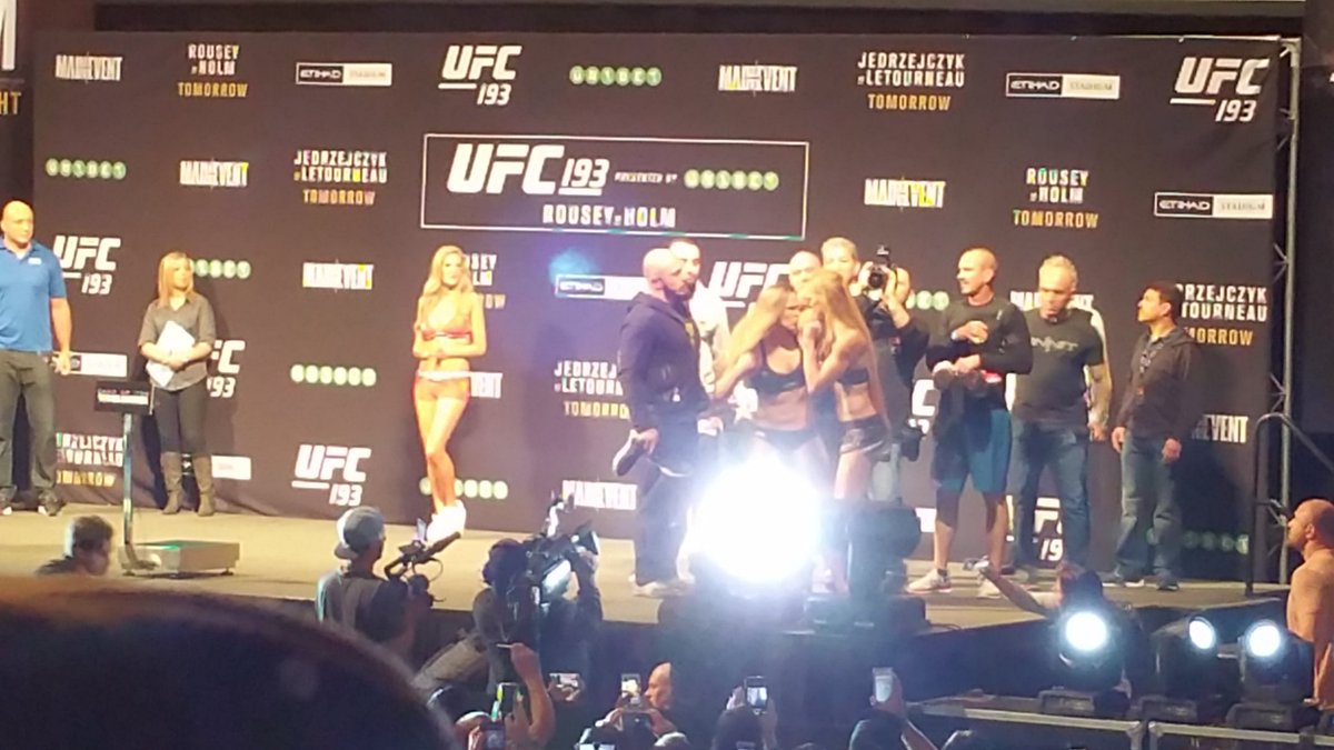 tjtigress's tweet photo. @D_curtis6 @Chris_Hall16 @ufc Holly is going to pay https://t.co/RZwi0KxuJC