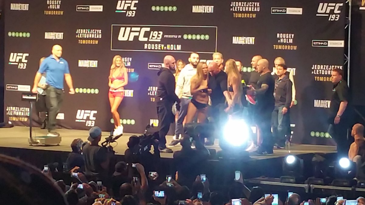 tjtigress's tweet photo. @D_curtis6 @Chris_Hall16 @ufc Holly is going to pay https://t.co/RZwi0KxuJC