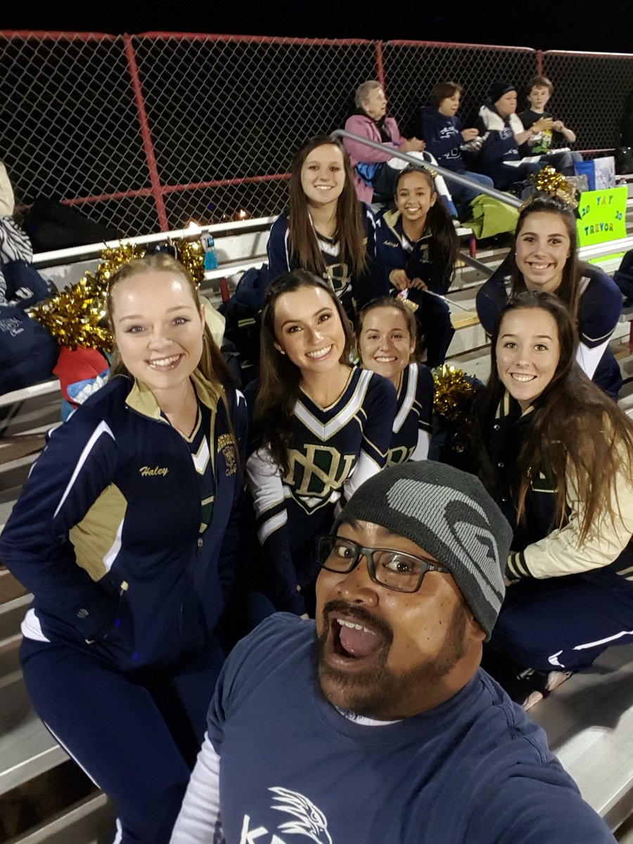 dnhs_cheer's tweet image. Our amazing cheer team getting ready for our playoff game against Imperial!#dnhscheer #flockon #nighthawkpride