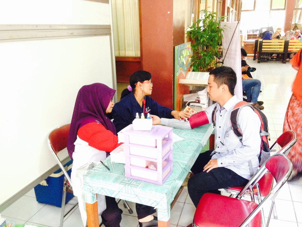Psychomonth's tweet photo. ayo donor darah, beramal dunia akhirat, masih dibuka sampai jam 13.00 https://t.co/TgIc68GlyG