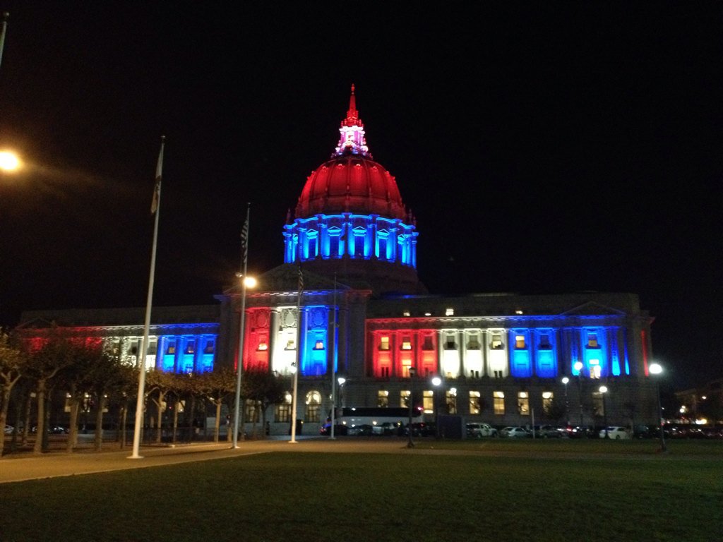 CarmonaPauline's tweet photo. Thank you San Francisco #franceinsf#paris#notafraid https://t.co/8fJZz8bcle