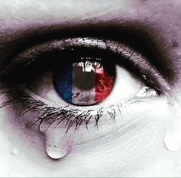 TheGearbest's tweet photo. Hoy todos somos #Paris https://t.co/PNbqRG3PKE