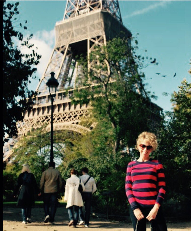 ladybuzzok's tweet photo. All my love to #Paris #Prayers4Paris #PrayingForParis https://t.co/S8PY9aCnyg