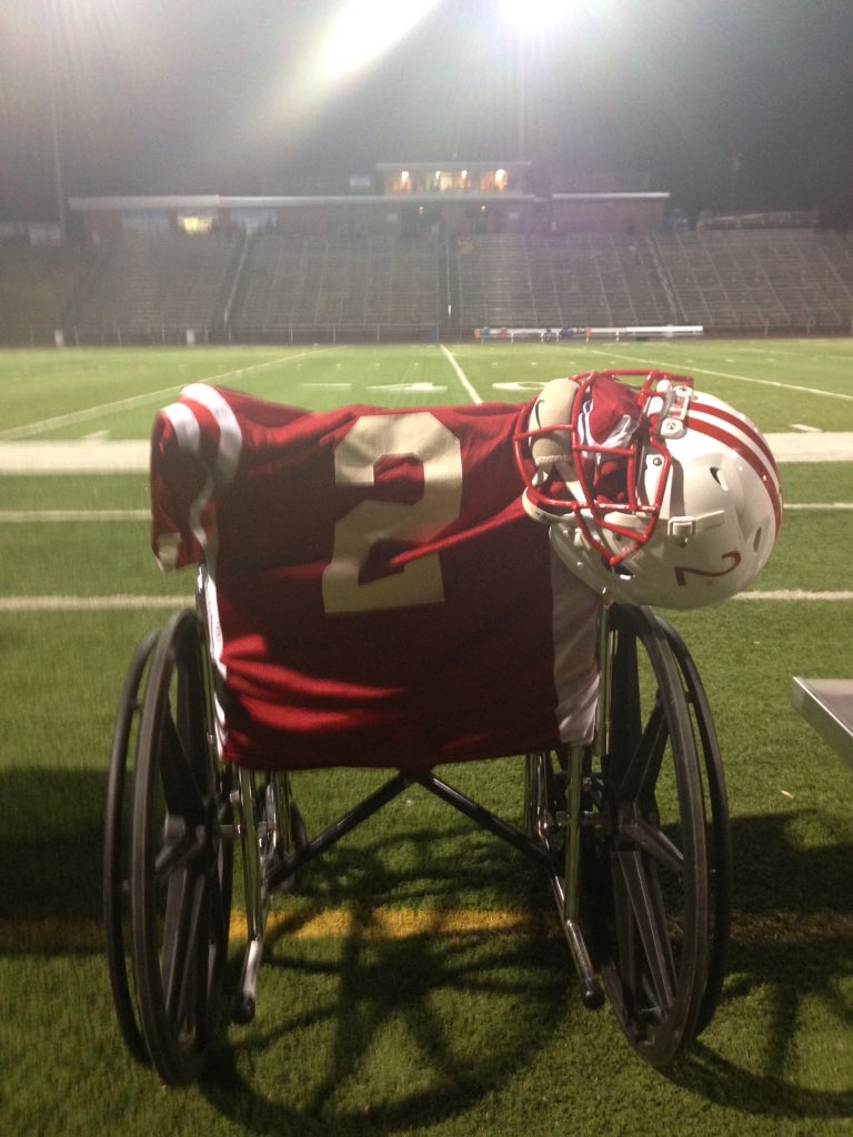 FH_Football's tweet image. With Mike O'Kelly in their thoughts, the #Sentinels were "two" strong tonight - advancing in playoffs. #2Strong