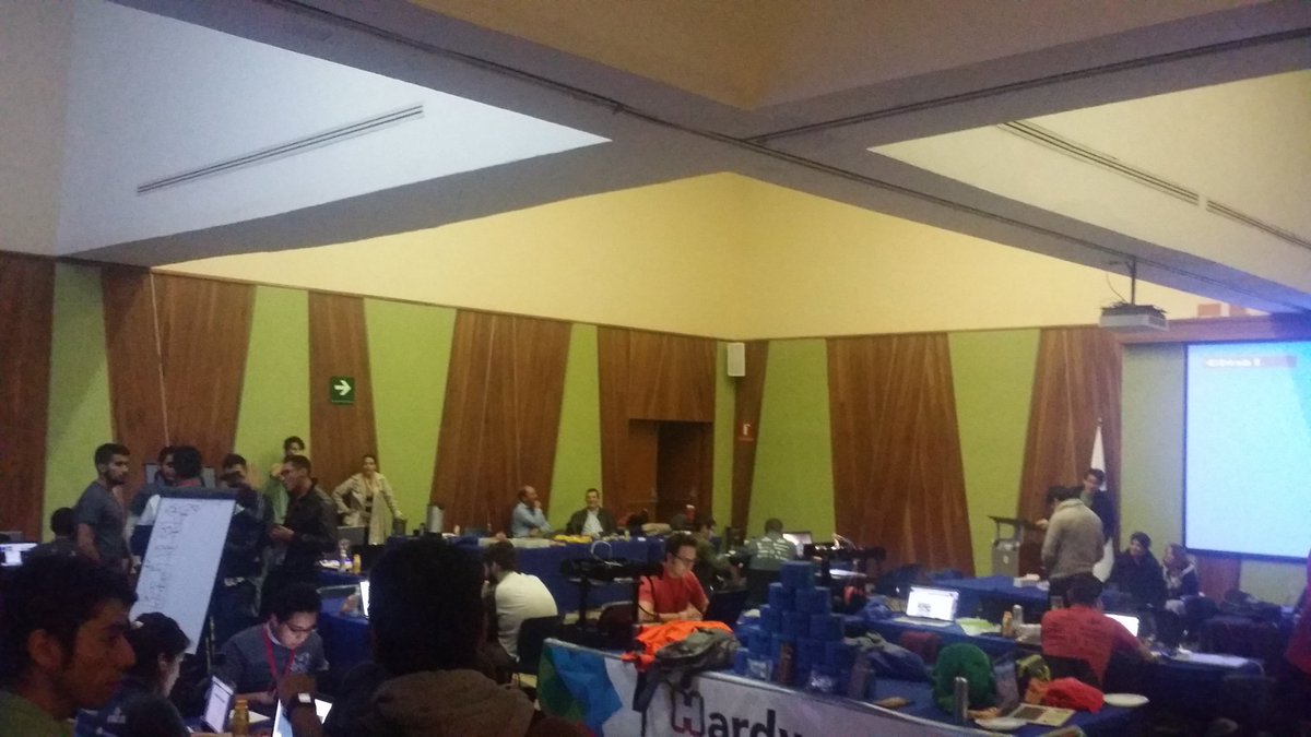 Alevsk's tweet photo. #iohack makers y programadores a todo lo que dan #hackaton https://t.co/jkBEmoa3JH