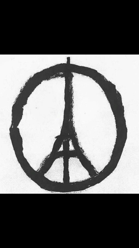 Perfectiontrave's tweet photo. I can't believe this is happening! The streets that I've been walking for 2 days! #Prayers4Paris #AirbnbOpen https://t.co/7f8LETPEUI