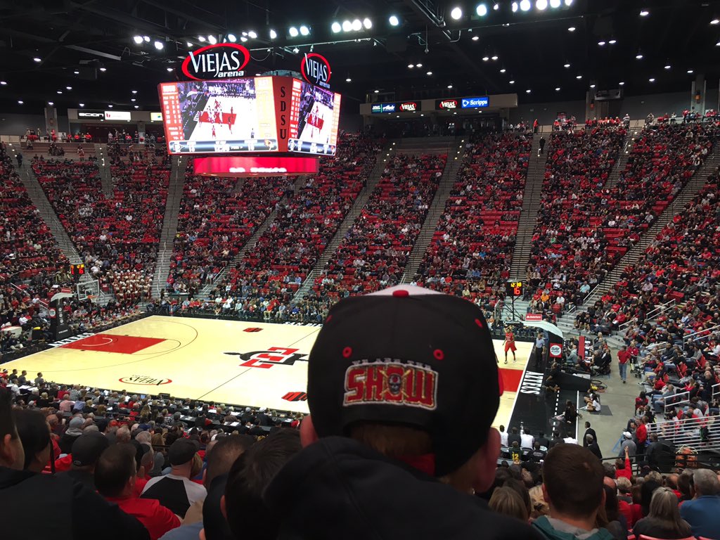 brockovadahills's tweet image. Feels good to be back at the house that Fisher built watching the @GoAztecs #AztecsMBB #TheShow