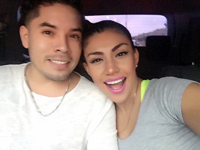 DianaSanchez_04's tweet photo. Y la sonrisa de mi bebe jajajaja la más natural hasta para esto es tímido lo amo 😍 https://t.co/9sfizsn9MT
