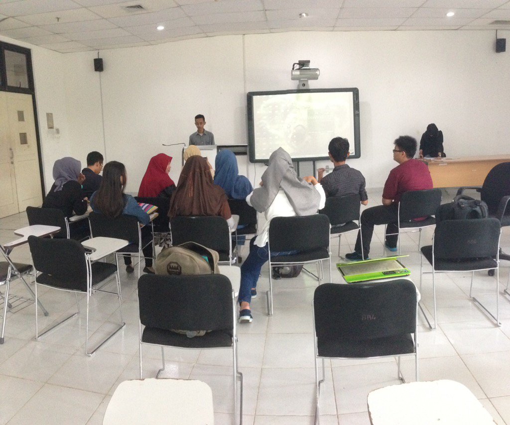 Polbat English Club tweet media