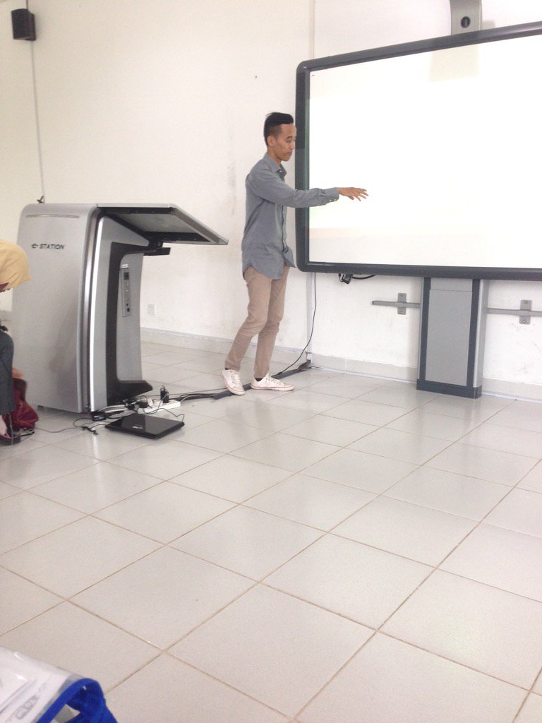 Polbat English Club tweet media
