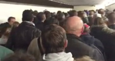 WhatsTrending's tweet image. Soccer fans sang the French anthem #LaMarseillaise as they were evacuated. whatstrending.com/news/20743-soc… #ParisAttacks