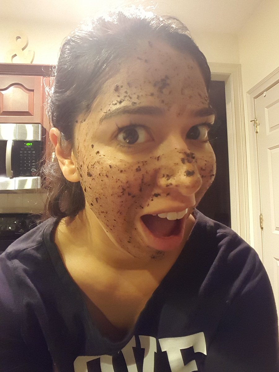 AggieClari's tweet photo. Friday night #TeaFace @yourtinyteatox https://t.co/4xVf4kmv4L