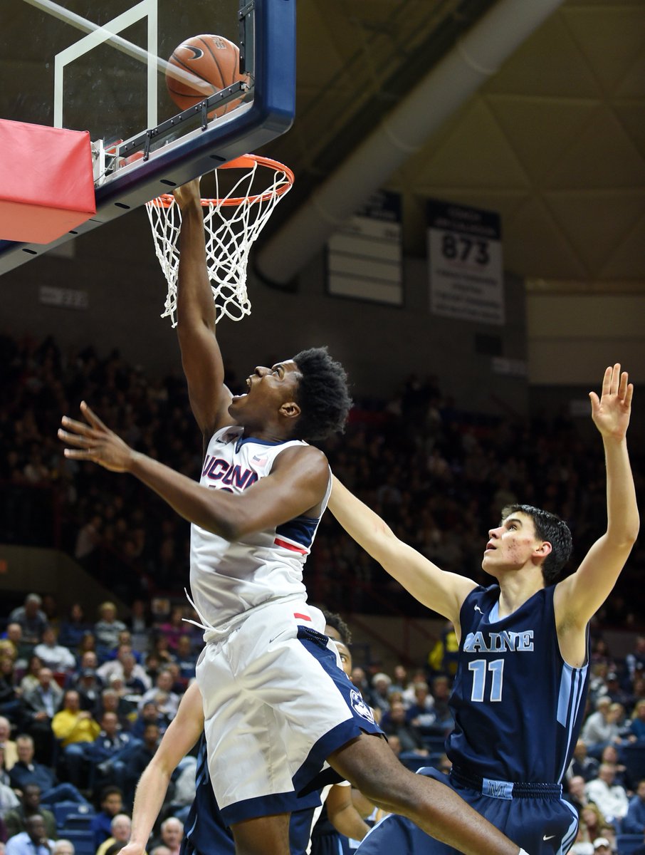 sddunn's tweet photo. Lots of new faces @UConnMBB tonight in opener. @UConnHuskies won 100-56. https://t.co/UTqNmEQoiz