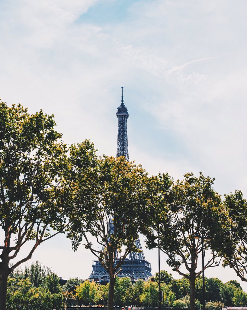 tjDocena's tweet photo. Sending prayers to all of France! Stay strong! #prayforparis #Prayers4Paris https://t.co/8RozYIyl5q