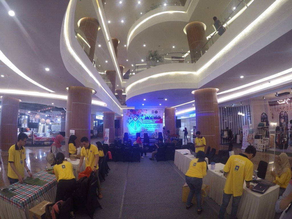 Selamat pagi entrepreneur hebat :), yok merapat ke lippo plaza yogyakarta menyaksikan expo 12 peserta IPOBCC UII ;)