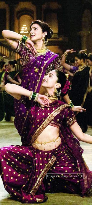 ETimesPhotos's tweet photo. #PingaFirstLook  - #DeepikaPadukone &amp; #PriyankaChopra dance together for the first time ever in #BajiraoMastani. https://t.co/7fjnOm2QAh