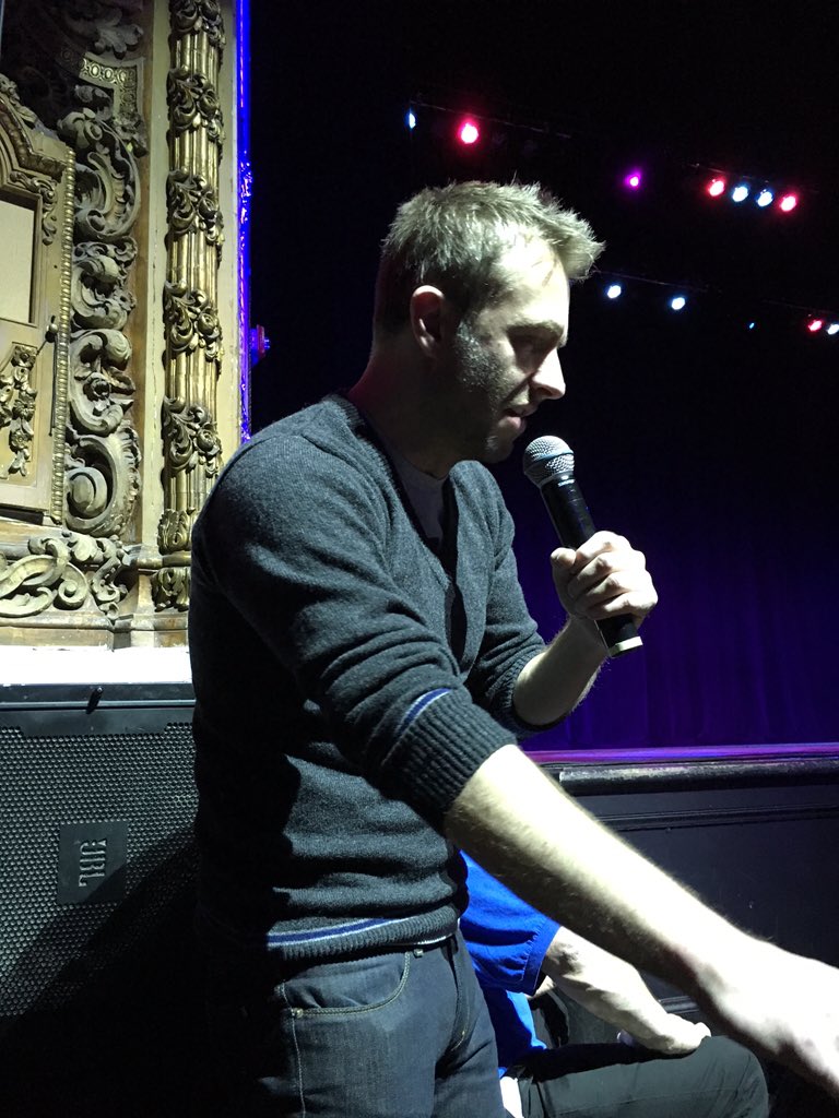 reedusaddict's tweet photo. @hardwick standing right in front of me!! Had so much fun watching him tonight!! #funcomfortabletour https://t.co/PLXj9Y8Tdi
