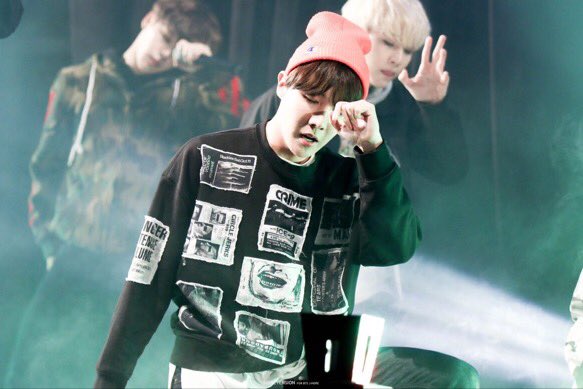 BTS_National's tweet photo. HQ) 151106 J-Hope @ Hope Concert
Hopetension_218 #제이홉 @BTS_twt #방탄소년단 https://t.co/HFCCt2u1jG