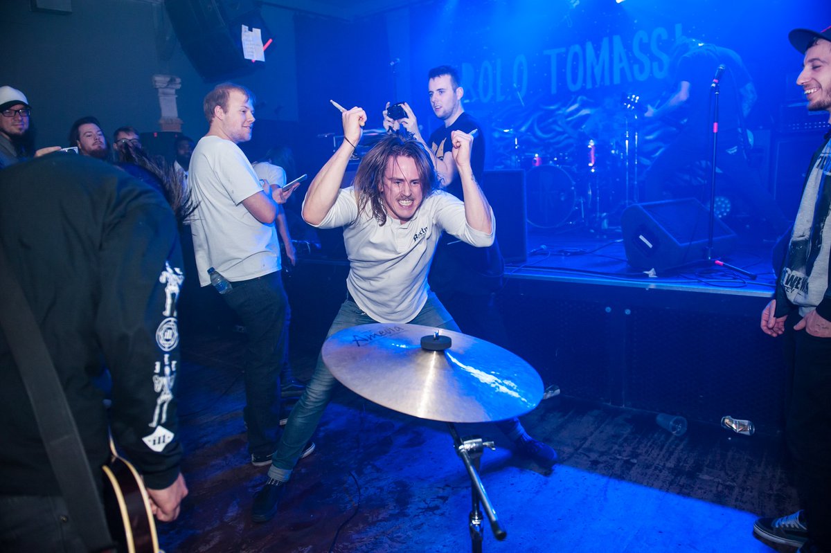 Photos: <a href="/rolotomassiband/">Rolo Tomassi</a> and @johncoffeymusic // <a href="/OsloHackney/">Oslo Hackney</a> last night. dpg.bz/kjgptm