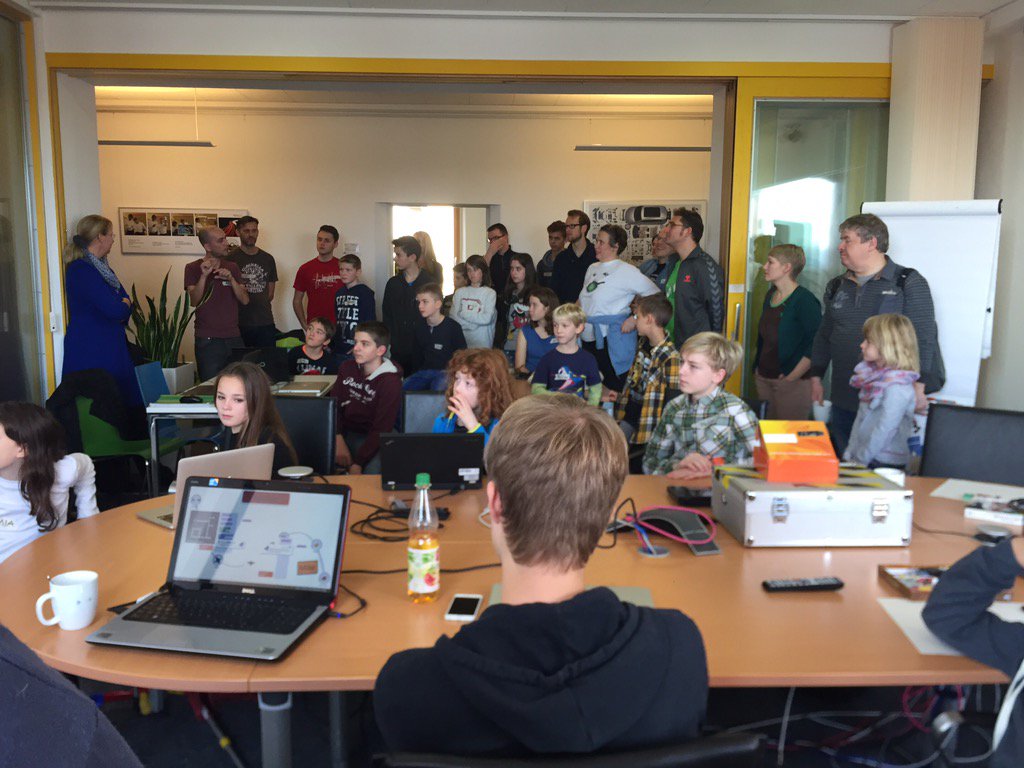 CoderDojoKassel's tweet image. Schön, dass ihr da seid 😊