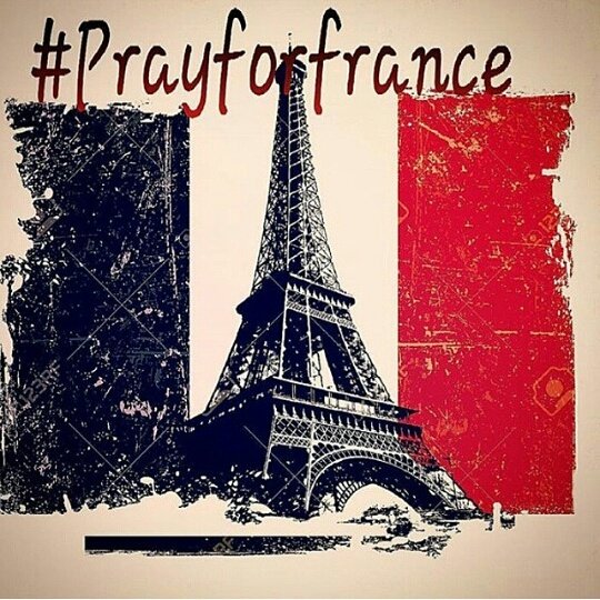 wyonawright's tweet photo. #Prayers4Paris #PrayForFrance https://t.co/E6aipHmpHc
