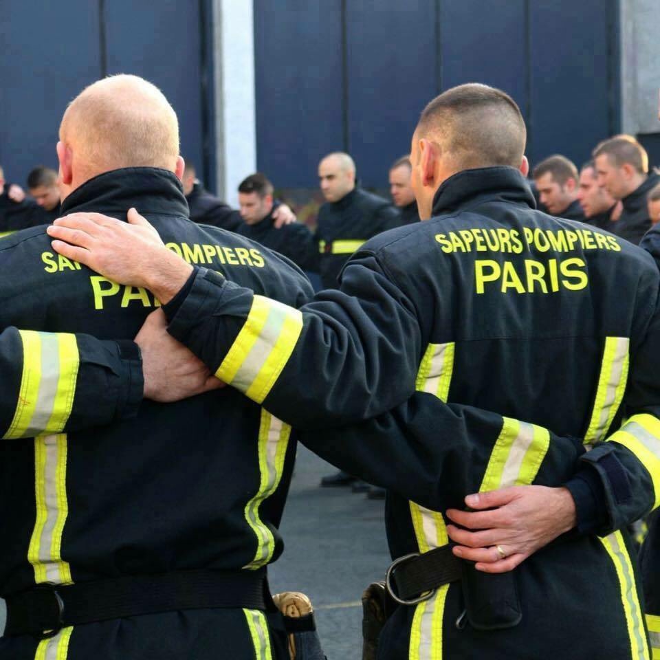 DaleyFireFotos's tweet photo. #ParisAttacks https://t.co/bJzWy75LrT