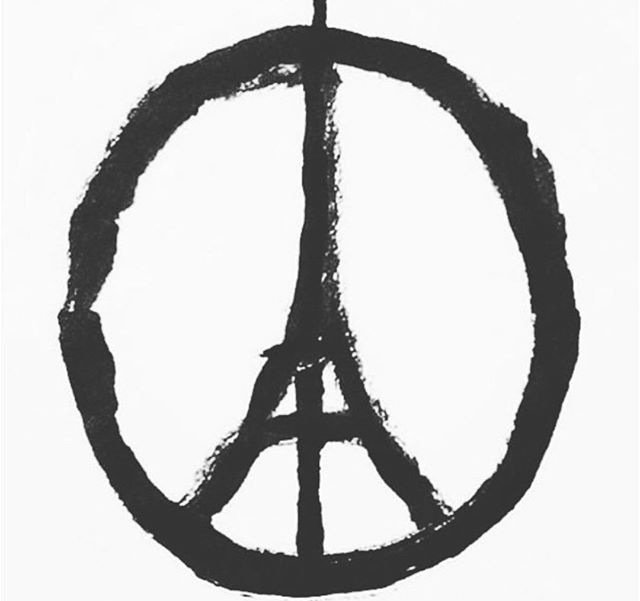 GatchaRedge's tweet photo. #PrayforPAris #Godbless Paris @powellitos https://t.co/jECuPn66Pt