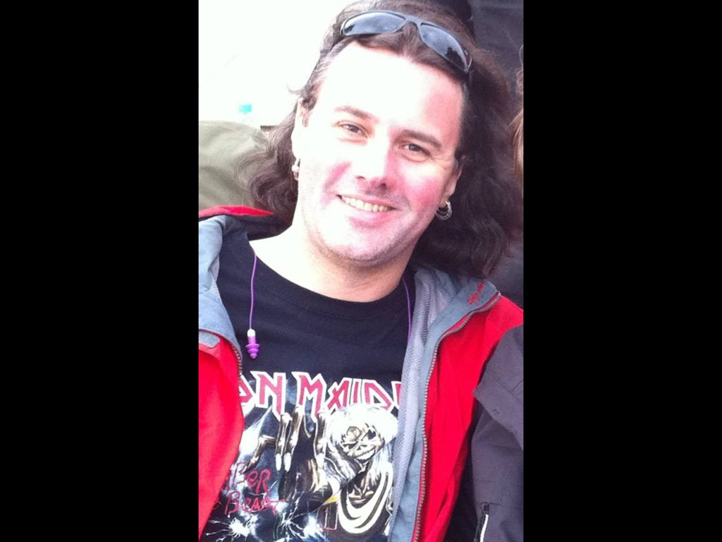 mamangege's tweet photo. Sans nouvelles de Guillaume B. Decherf. Il était au bataclan nous sommes très inquiets...  #rechercheParis https://t.co/OJ6bl5OCiW