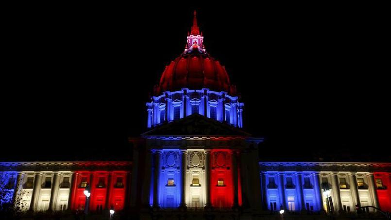 Le_Figaro's tweet photo. 📷 EN IMAGES - Le monde entier solidaire de la France
https://t.co/Cz9QqISmK6 #ParisAttacks https://t.co/ERdL7gxHVU