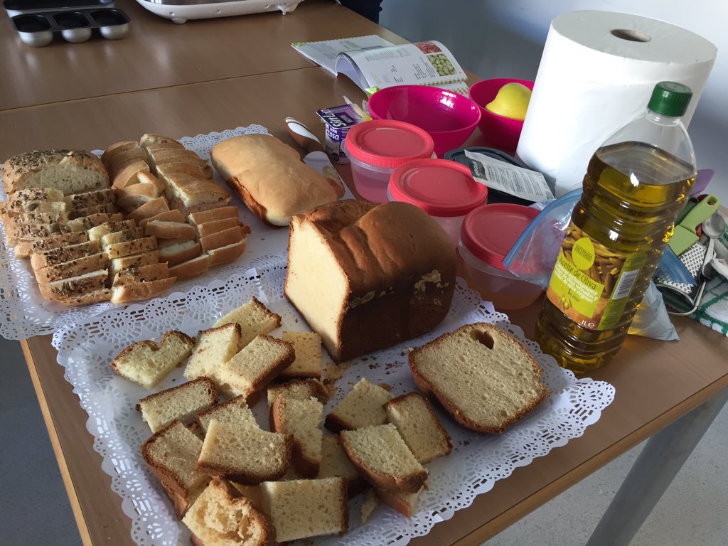 Acecova's tweet photo. Por aquí huele muuuuuuuuuy bien! #zeroglu @TallerSinGluten @Celiaquines https://t.co/v8OuZgfVK0