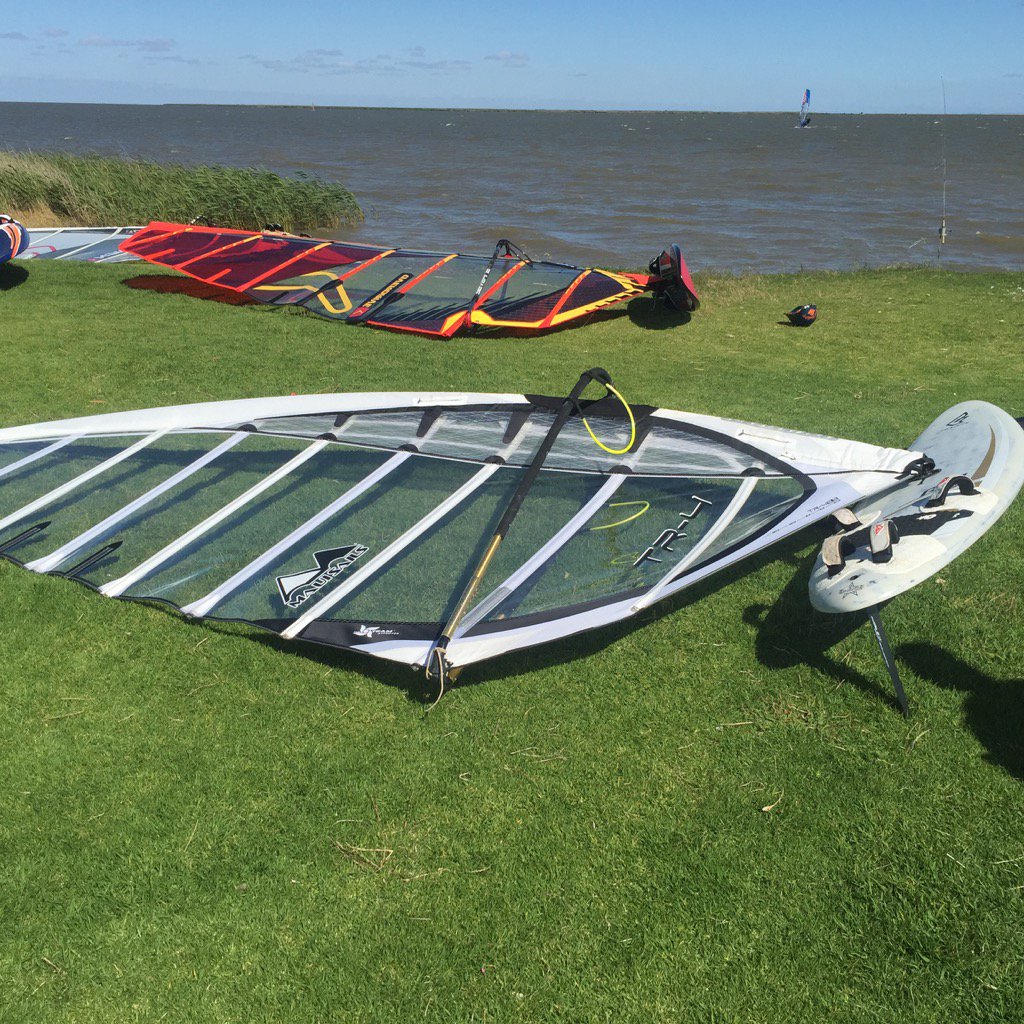 Back into windsurfing after a near 2 year break! #dickykneesareaching