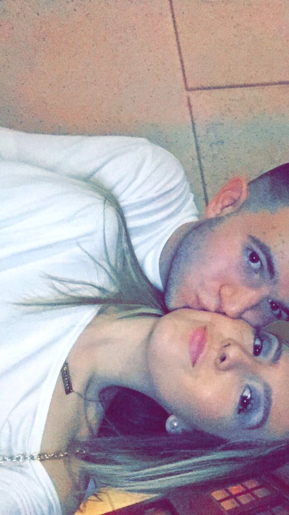 vanelyysanchezz's tweet photo. Because he's perfect 💘#fridaynightdates @santilllan96 https://t.co/1w7OUfxskB