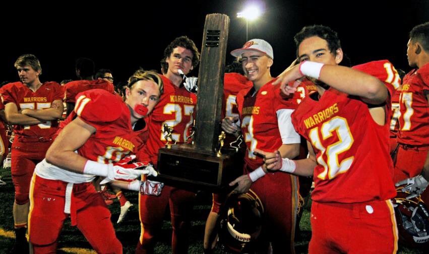 BrendanHall6's tweet photo. Can't believe it's over but so thankful for all the blessings it brought me❤️🏈🏈 https://t.co/Lhyw9RE38B