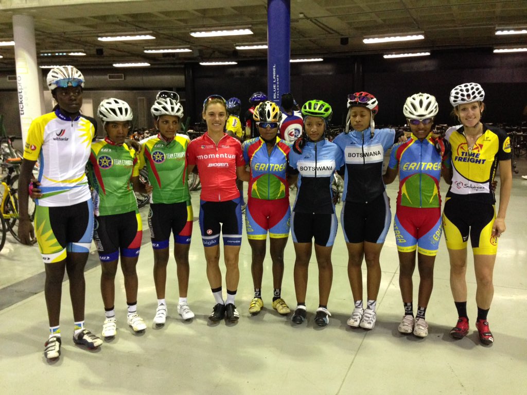 WCCAfrica's tweet image. #CCTwitterRide done 👌🏻🚴🏼🌄 @ashleighcycling @LiseOlivier @CSAWomen @UCIWomenCycling @JP_VanZyl @momentum947