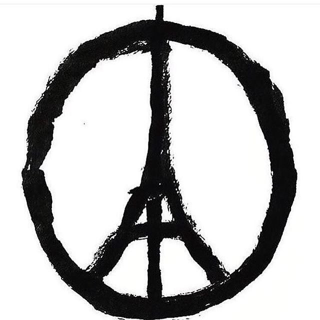 JeromeBoateng's tweet photo. #PrayForParis 🇫🇷🙏 https://t.co/E5mx0LQVTQ
