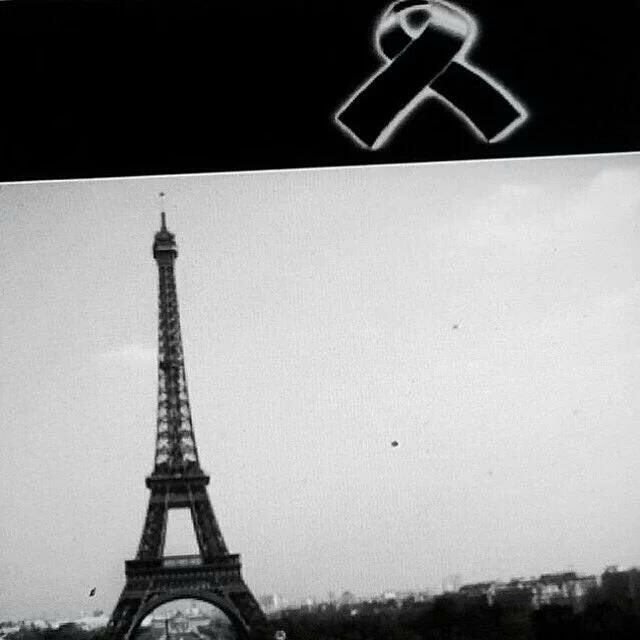 OlgaGomezG's tweet photo. #PrayForParis https://t.co/foknUusLCT