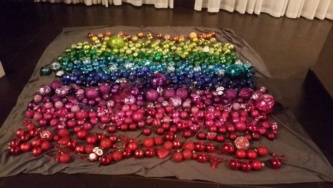 650 ornaments waiting... https://t.co/NQRGP7XsaD