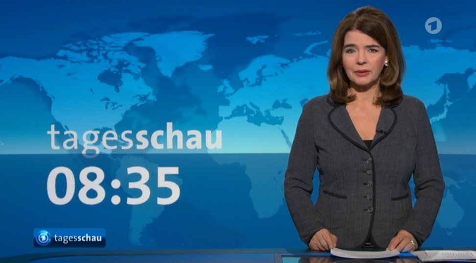 tagesschau's tweet photo. Unsere Sondersendung im Livestream: https://t.co/fMjSOSUXr5 #ParisAttacks @DasErste https://t.co/wBXR7HOErB