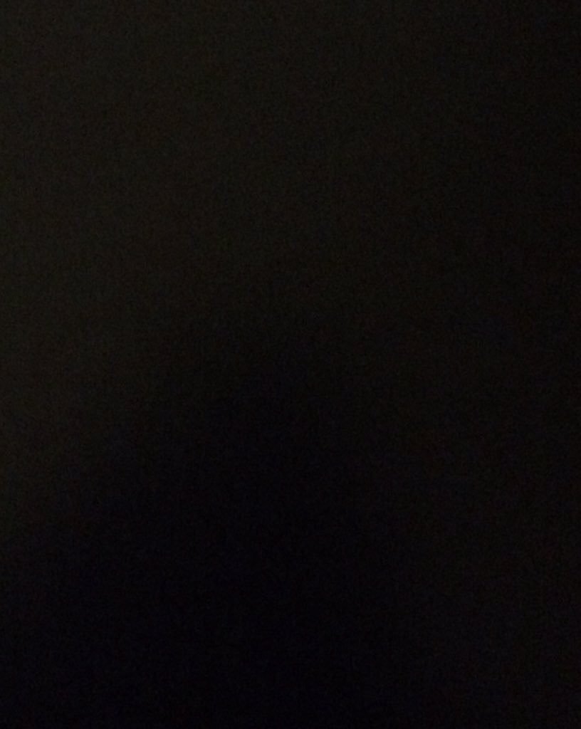 Hass steht immer im Abseits. Wir glauben an die Liebe. Für den Fußball. Das Leben. Den Frieden. Die Menschen. #paris