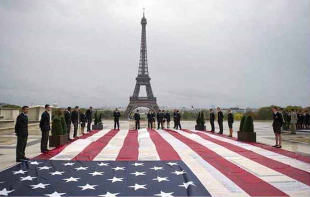 djdeong's tweet photo. This was Paris after 9/11, show them love and support #AdventureFamilyGetaway https://t.co/JxOiEhMjEZ