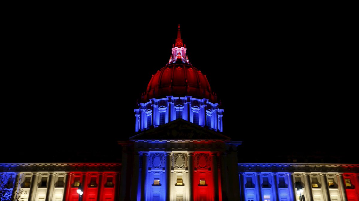 itvnews's tweet photo. World landmarks turn blue, white and red in a show of support for Paris #ParisAttacks https://t.co/v1cWJEP6ye https://t.co/YxLScFPnq7