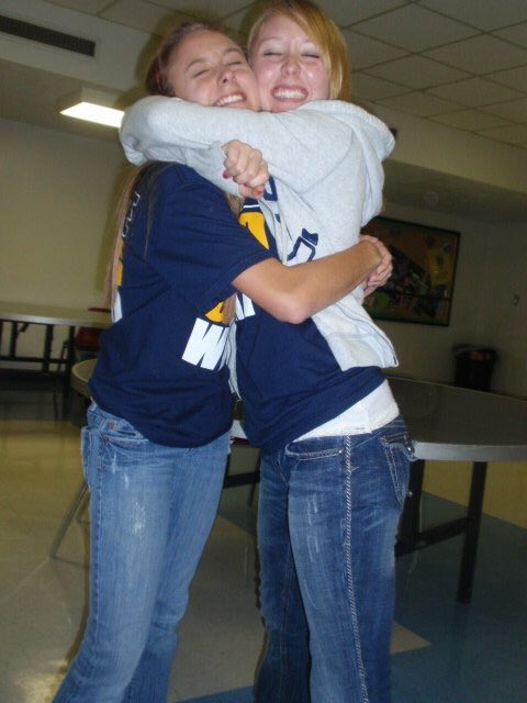 awilsonn11's tweet photo. HBD TO MY BFFFFFFF!!! CANT WAIT TO SEE YOU IN A WEEK!!! ❤️❤️❤️ #20bitches #throwback #partyhardy @squarelfacts https://t.co/rfBoDh7EPc