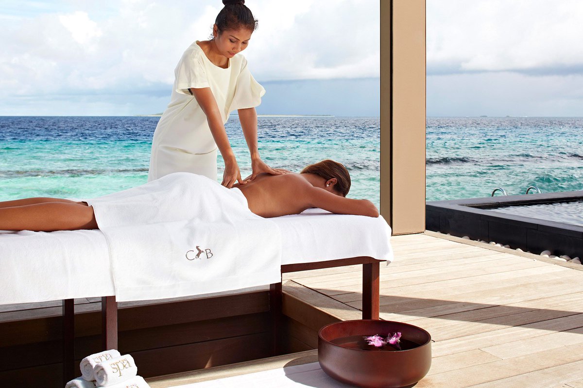 Спа-процедуры на белом фоне. Спа массаж. Стоунтерапия камни. Спа массаж. Спа массаж отдых.