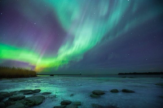 северное сияние 23 апреля 2023 года. северное сияние хмао. северное сияние петрозаводск 2022. красивое полярное сияние. северное сияние на онежском озере.