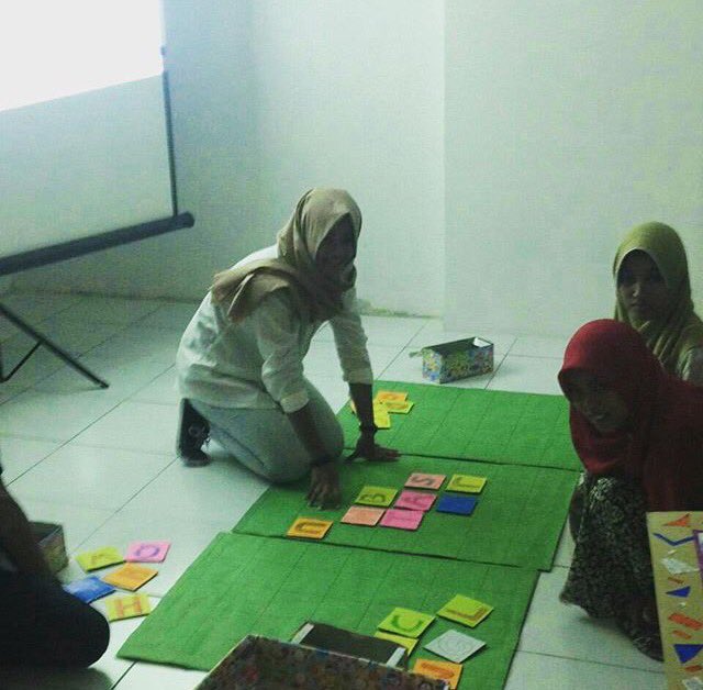 Psychomonth's tweet photo. hari ini seru banget deh, selain ada acara donor darah ada APE juga, pra calon psikolog muda dgn karyanya sdri https://t.co/oqCMI3ldRn