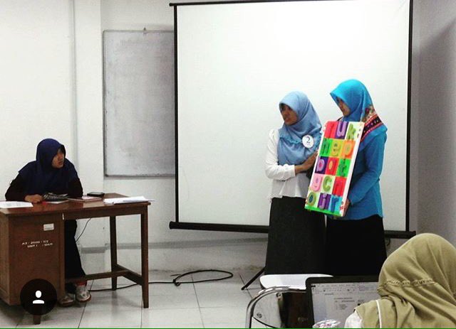Psychomonth's tweet photo. hari ini seru banget deh, selain ada acara donor darah ada APE juga, pra calon psikolog muda dgn karyanya sdri https://t.co/oqCMI3ldRn