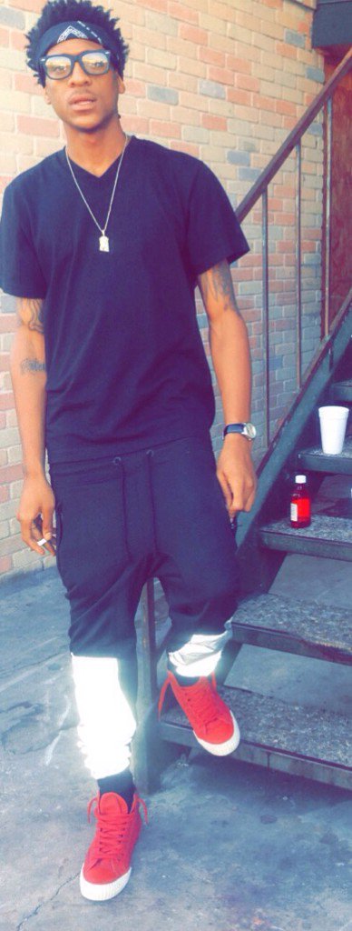 Trigga_Kevin12's tweet photo. Mean while I'm still going in on these bitch nigxas #SelfMadePoochie #b4lelly #BankRollMob ๐ข๐ฐ https://t.co/c2LpWp15h4