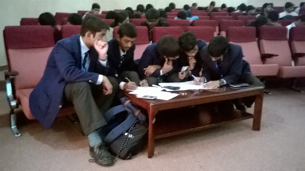 nustscisociety's tweet photo. Brain storm in progress.
#NSS
#ScienceBEE https://t.co/zi4F7GhpHV