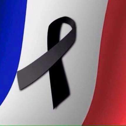 jucarumar's tweet photo. #prayforparis https://t.co/Lv4kECZKRZ